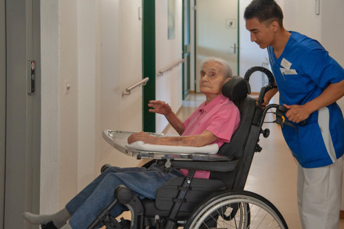 Haus St. Otmar - Alters und Pflegeheim:  wo geholfen werden kann helfen wir