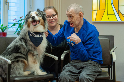 Haus St. Otmar - Alters und Pflegeheim:  Social Dog im Einsatz