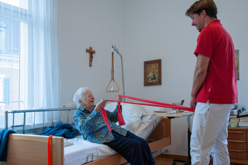 Haus St. Otmar - Alters und Pflegeheim:  Gymnastik mit individueller Betreuung